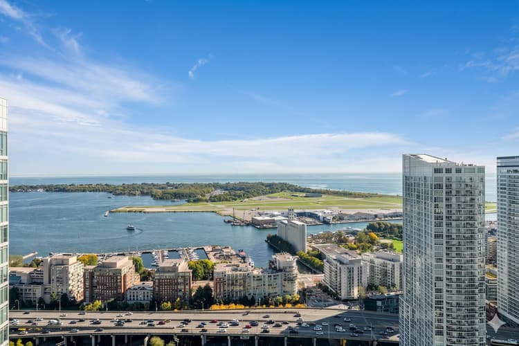 4609- 2 Bedroom Beautiful Condo with CN Tower View