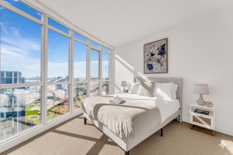 4609- 2 Bedroom Beautiful Condo with CN Tower View