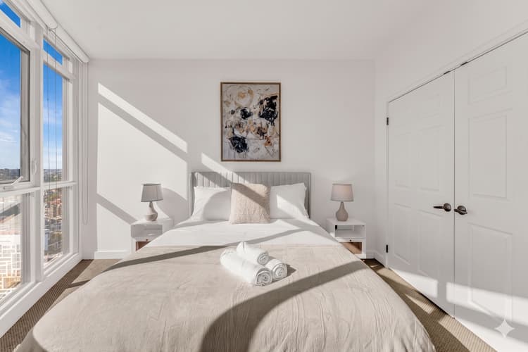 4609- 2 Bedroom Beautiful Condo with CN Tower View