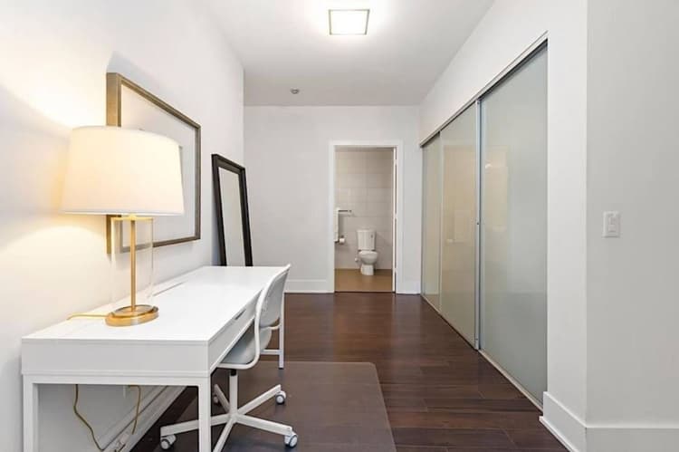 2710 - Elegant two-bedroom condo close to the CN Tower
