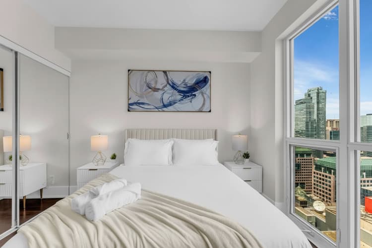 3308 - Grand 2-bedroom with views of the CN Tower