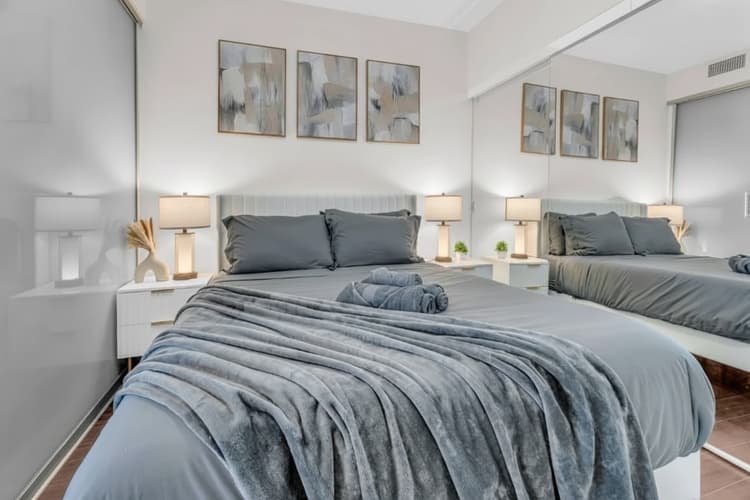 3308 - Grand 2-bedroom with views of the CN Tower