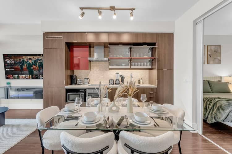 3308 - Grand 2-bedroom with views of the CN Tower