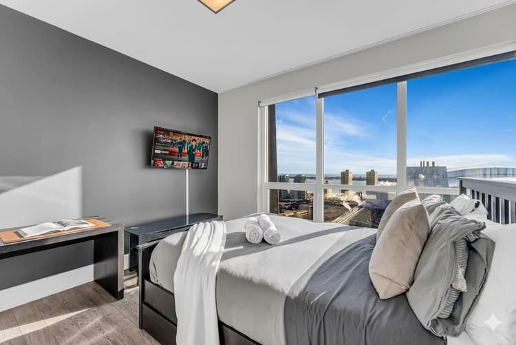 3103-Luxe 3BR Condo CN Tower W/Parking