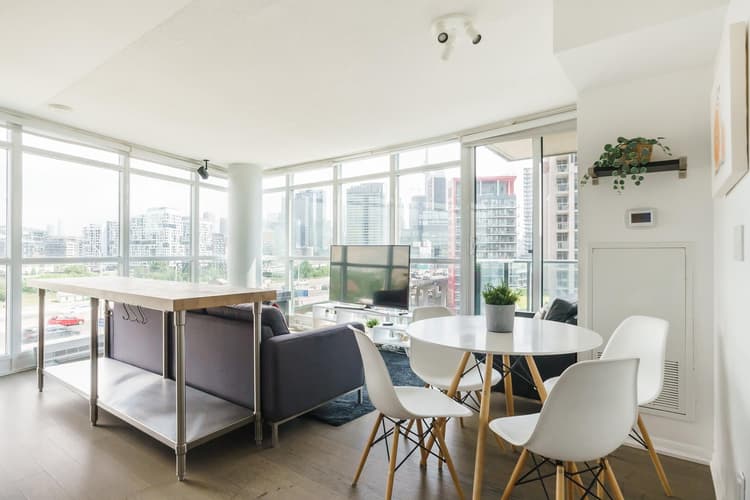 3905-3Bedroom Luxury City Views with parking