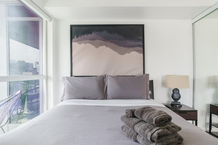 3905-3Bedroom Luxury City Views with parking