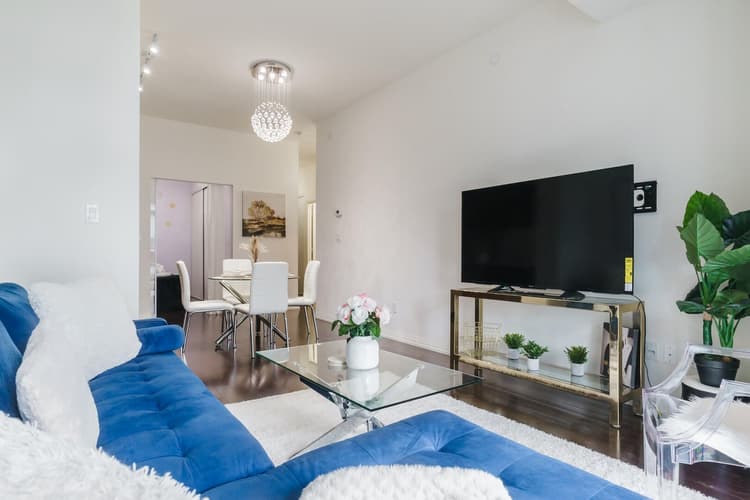 4105-Stylish Downtown Toronto Condo w/ Balcony