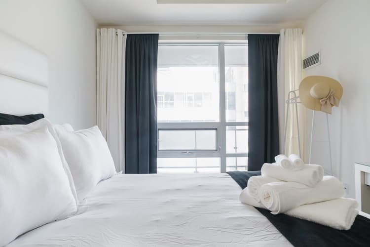 4105-Stylish Downtown Toronto Condo w/ Balcony