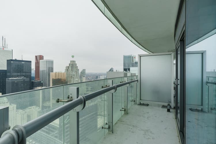 5708 - Billion Condo with CN Tower View