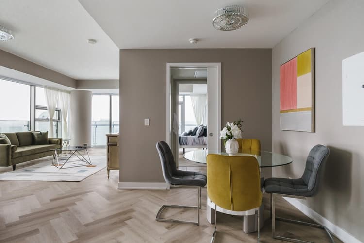 5708 - Billion Condo with CN Tower View