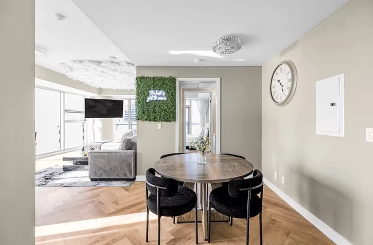 5903 - Luxe 3BR Condo CN Tower W/Parking