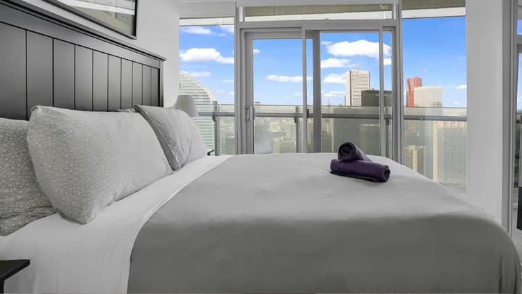 6709 - 67th Floor Sunset Skyline 3BDR Condo with Parking