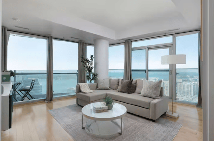 Spacious 3‑Bedroom High‑Floor Suite