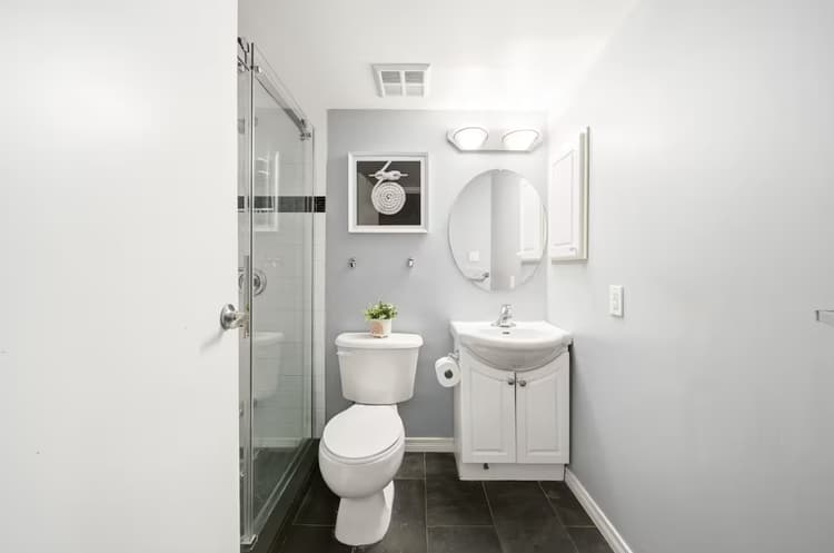 Spacious 4‑Bedroom Townhome