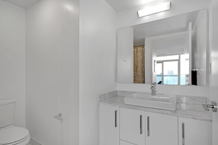 Spacious 4‑Bedroom Townhome