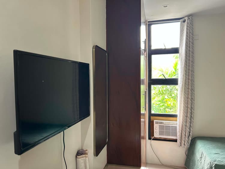 AMSTERDAM | Twin Bed Private Room | Residencia de Azucena | TACLOBAN CITY