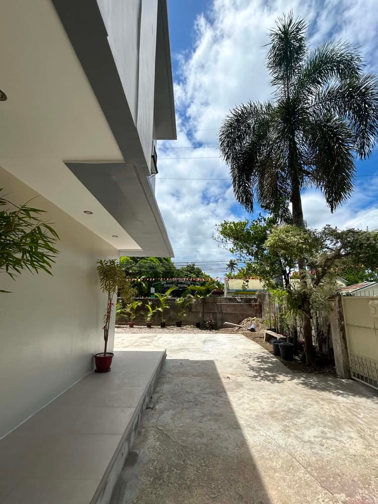 AMSTERDAM | Twin Bed Private Room | Residencia de Azucena | TACLOBAN CITY