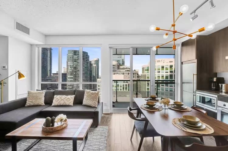 Great 2bdr+sofabed downtown Condo