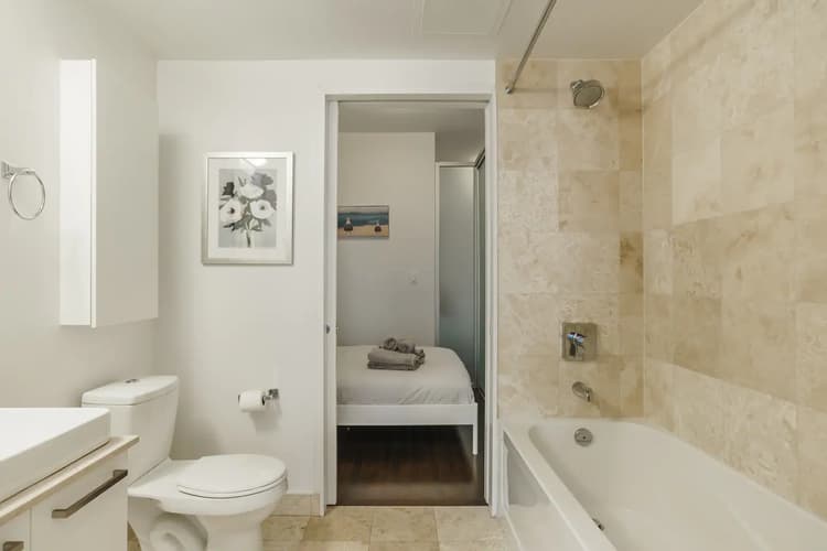 Amazing View Rogers Center 2BR 2Bath
