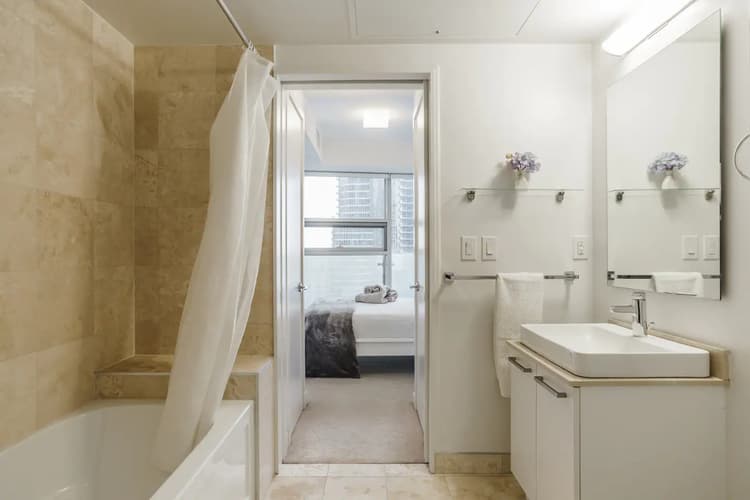 Amazing View Rogers Center 2BR 2Bath