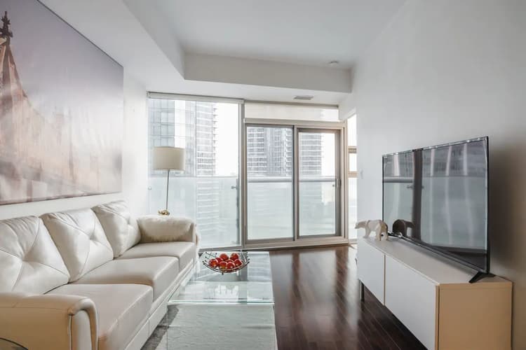 Amazing View Rogers Center 2BR 2Bath