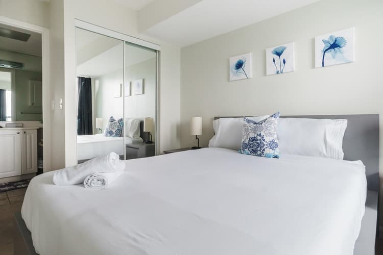 Family 3BR 2Bath Bay St Downtown