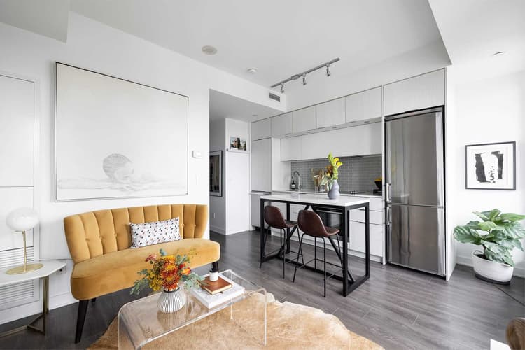 Family 3BR 2Bath Bay St Downtown