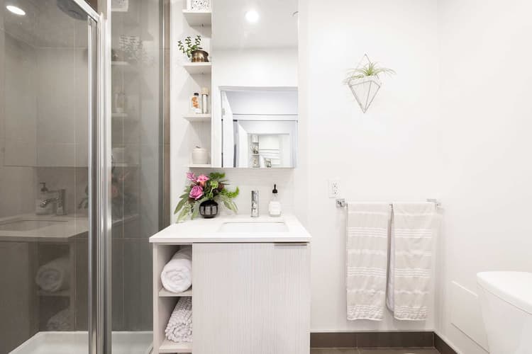 Family 3BR 2Bath Bay St Downtown