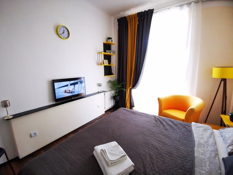 S2 Sunshine apartment with Balcony