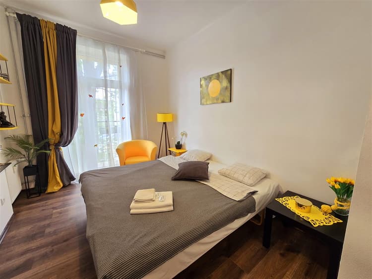 S2 Sunshine apartment with Balcony