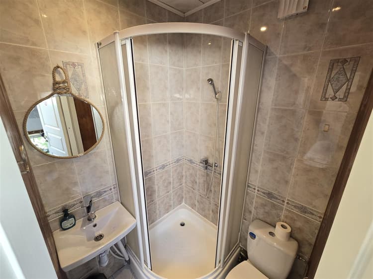 M6B Meridian studio with Sauna