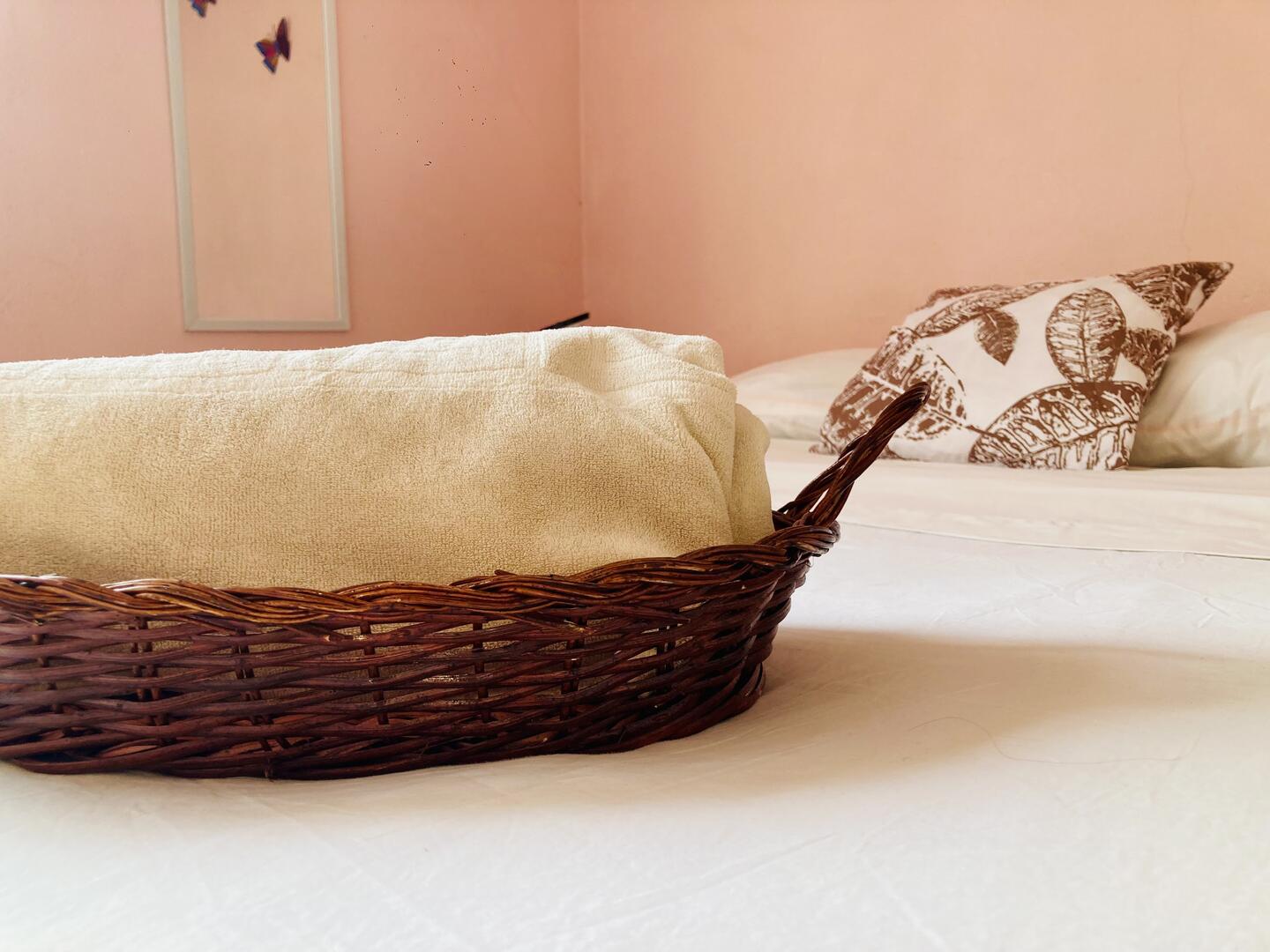 R3 Habitación Privada con Cama Matrimonial y Baño Compartido