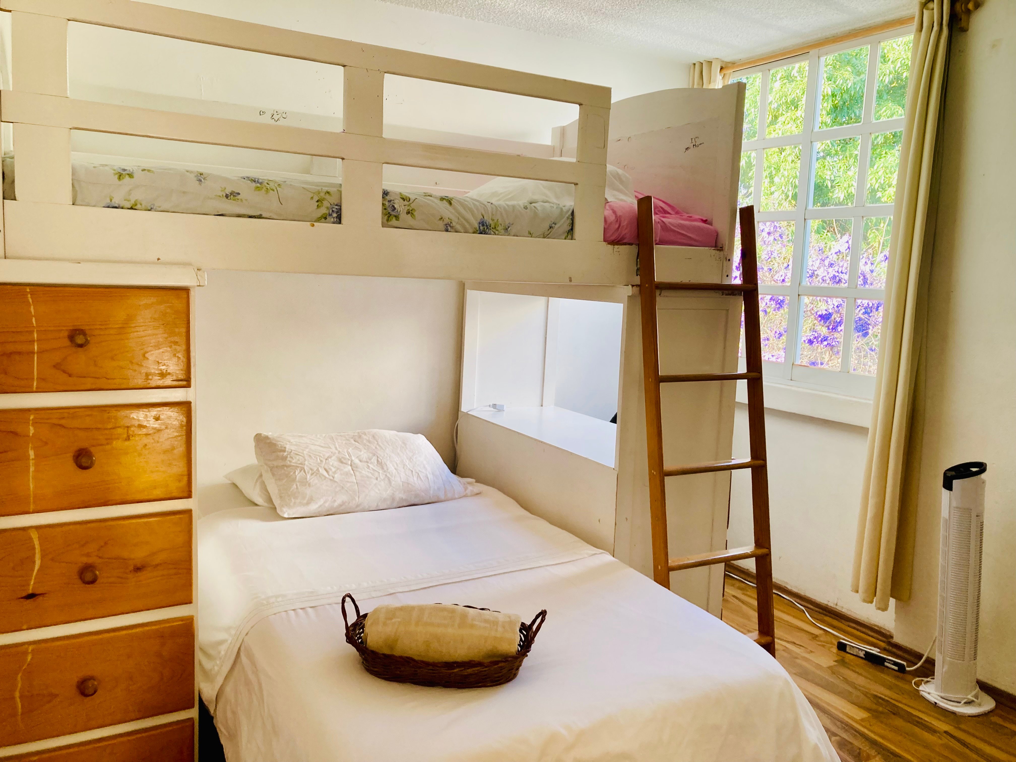 R4 Habitación Privada Litera con baño compartido
