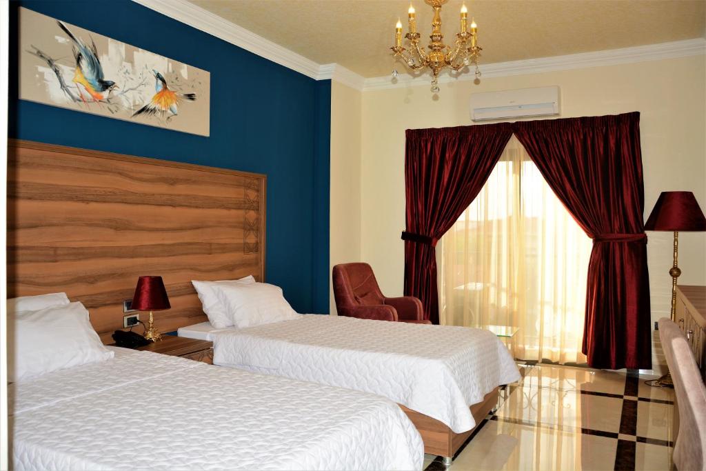 BISSAU ROYAL HOTEL Deluxe Twin Bed with Balcony