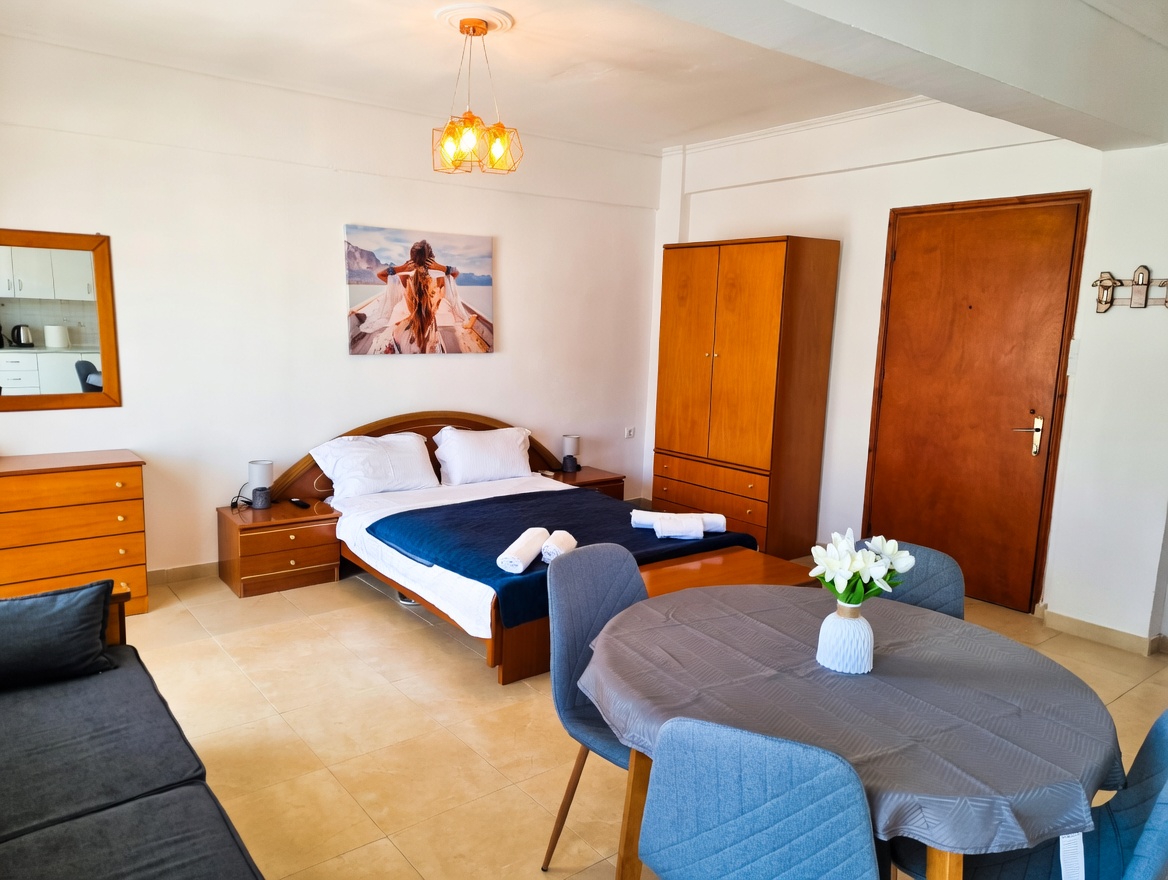 Studio 100 m from the Beach