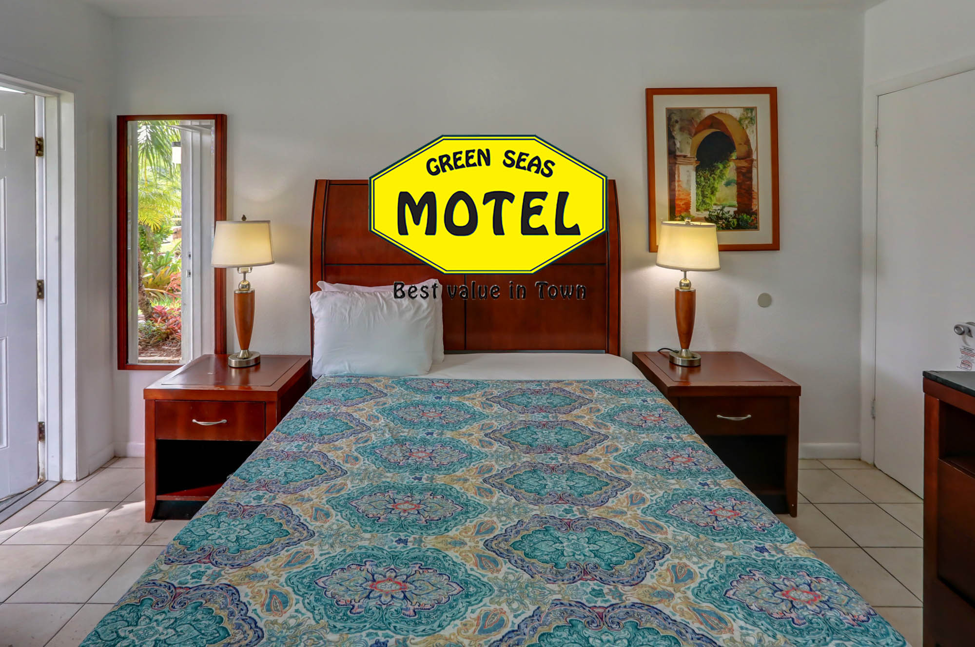 000 - Hotel Room