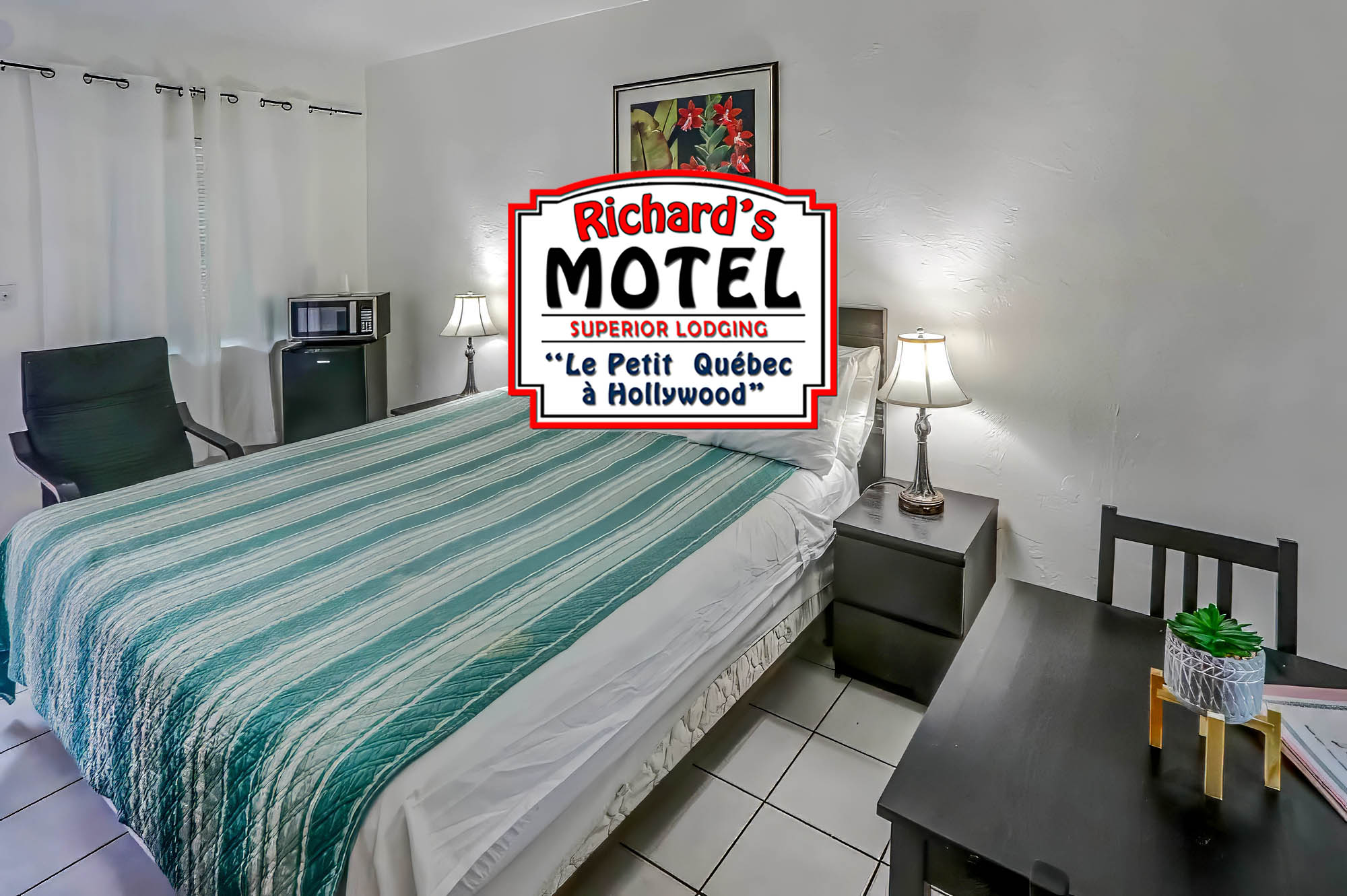 100 - Hotel Room