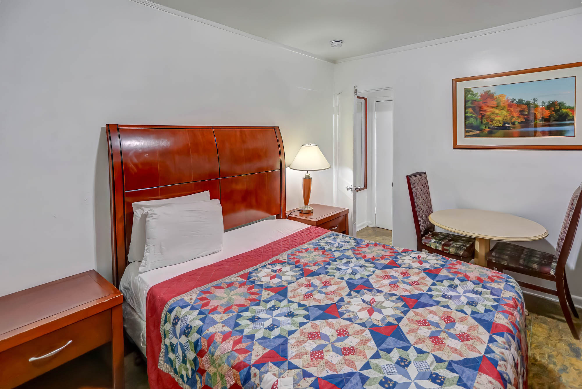 500 - Hotel Room Small