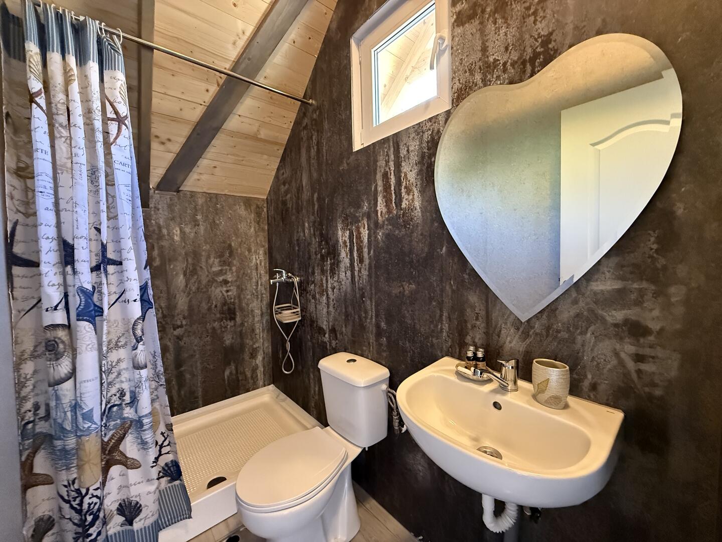 Bungalow (4) Cameră dublă cu pat matrimonial - Adults Only