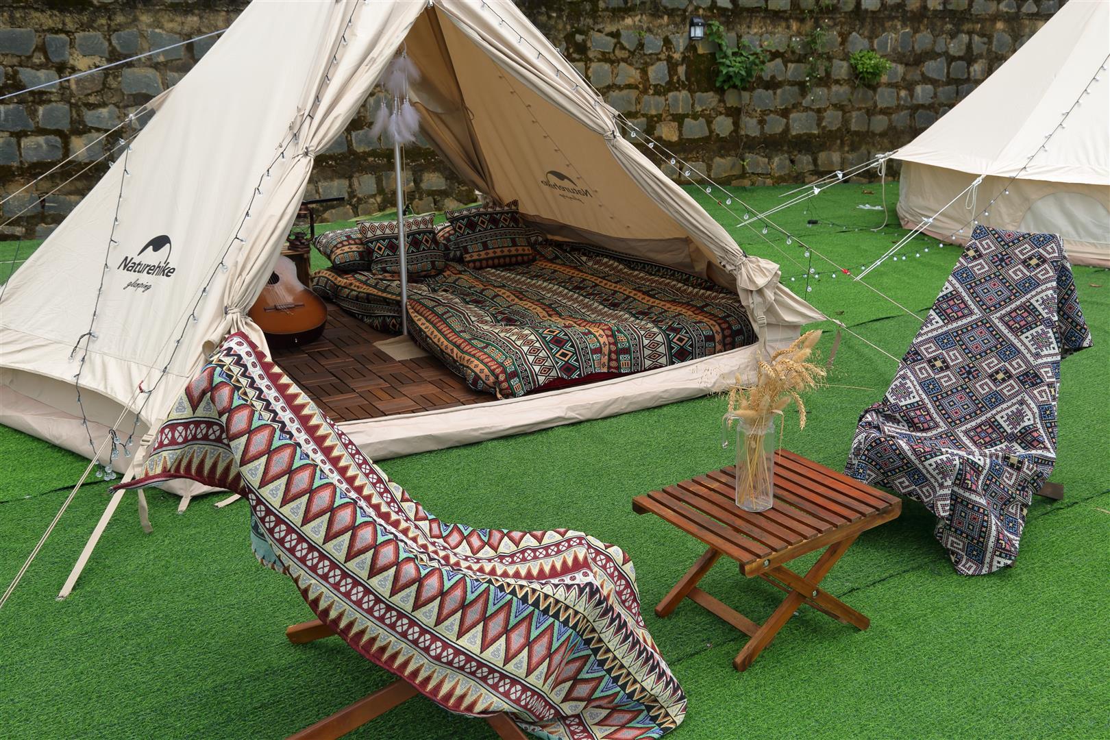 Lều săn mây lớn