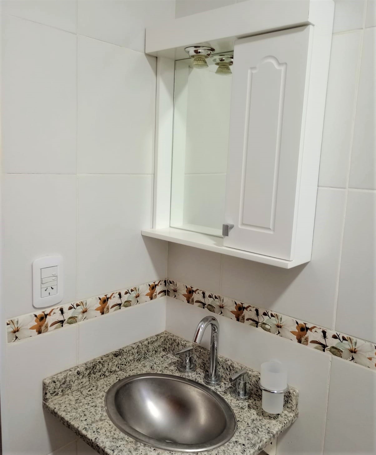 Apartamento por día completo con estacionamiento gratis, cocina y wifi