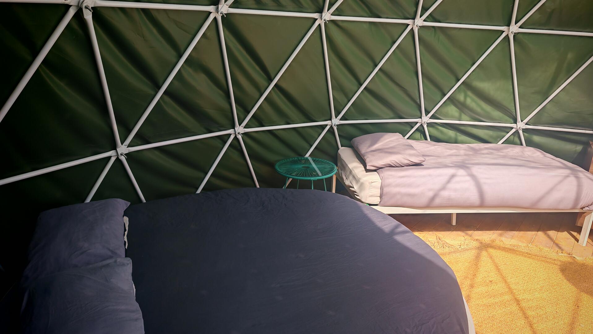 Lincoln Halo Dome With Hottub 3 beds, beds, Projector - Groups OK