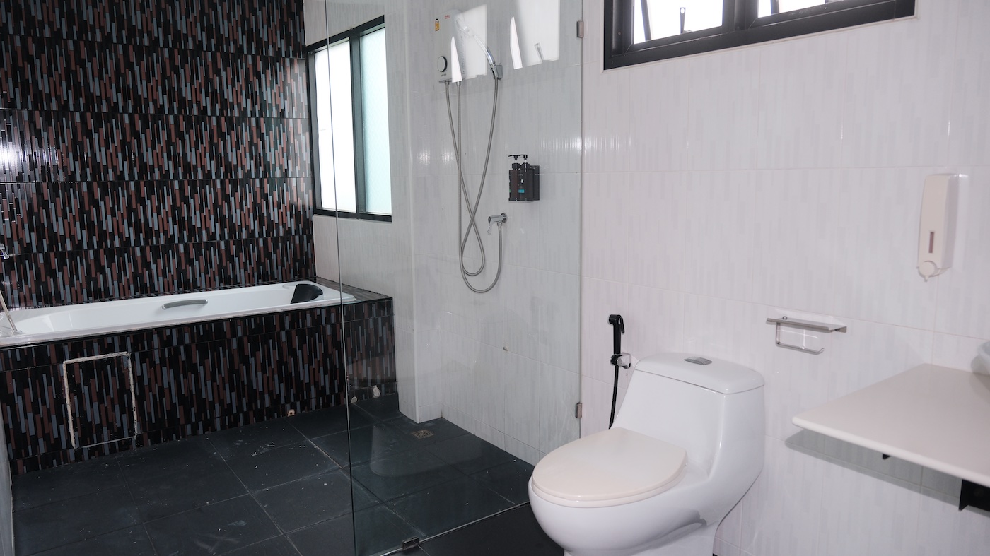 Modern Private Pool Villa in Sukhumvit