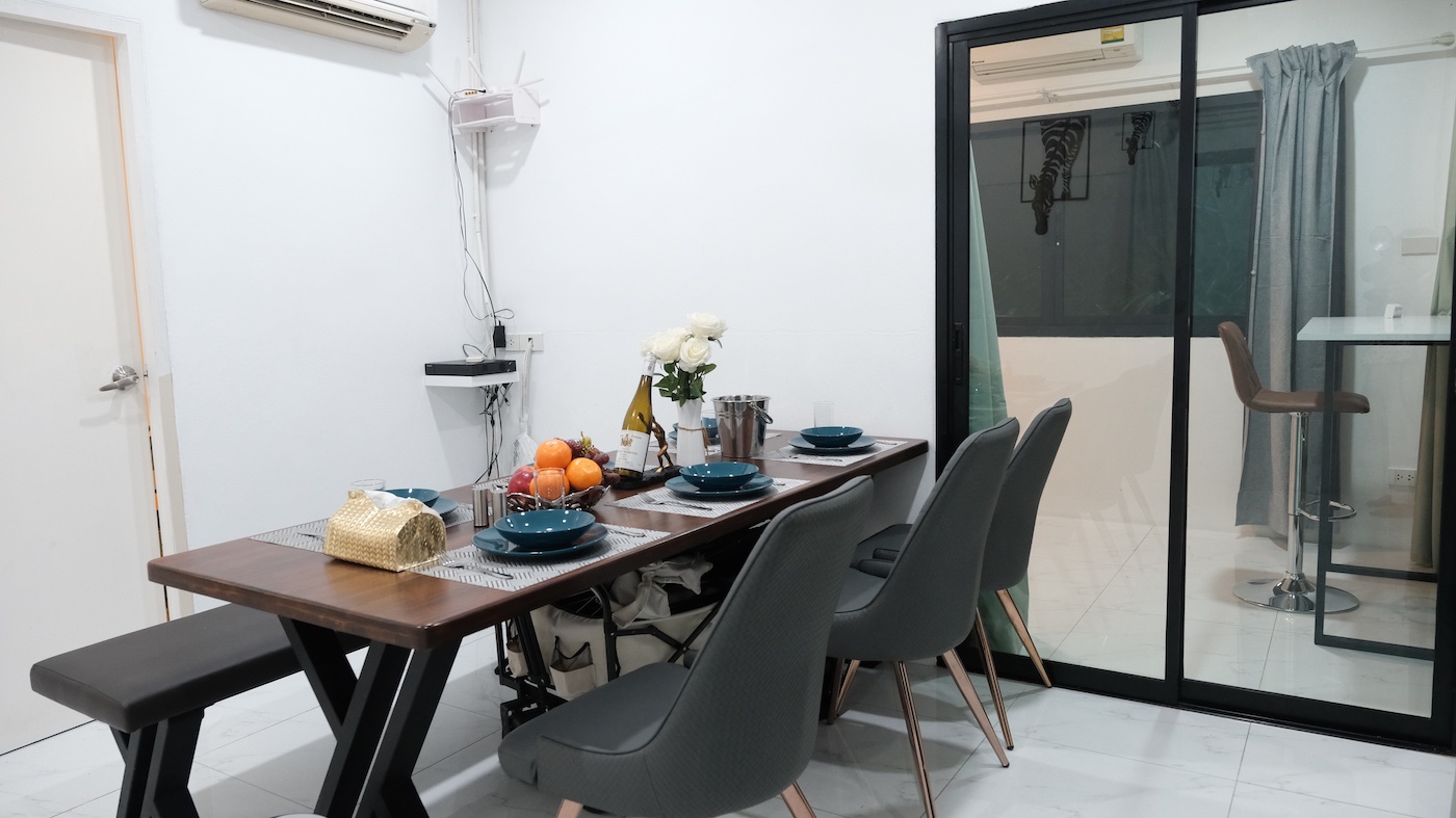 Modern Private Pool Villa in Sukhumvit
