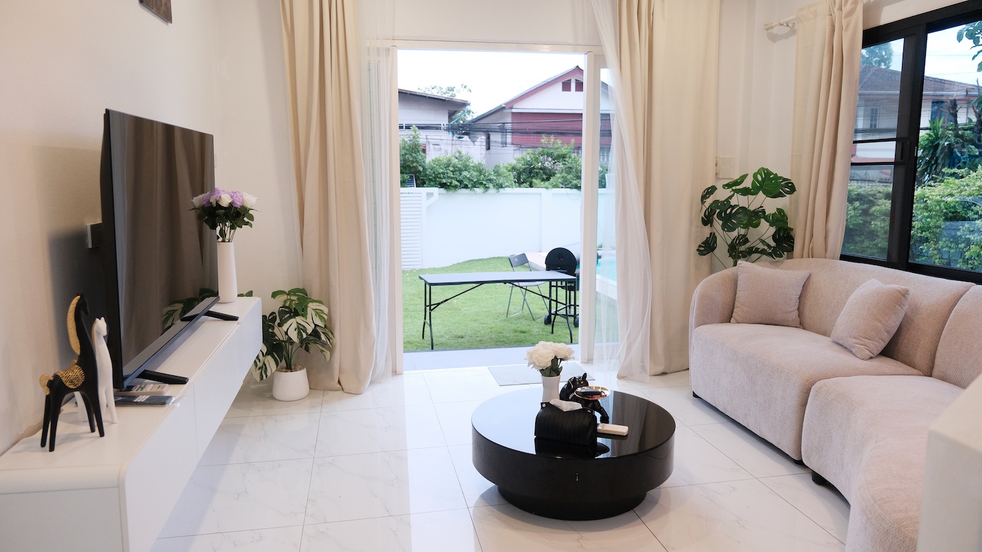 Modern Private Pool Villa in Sukhumvit