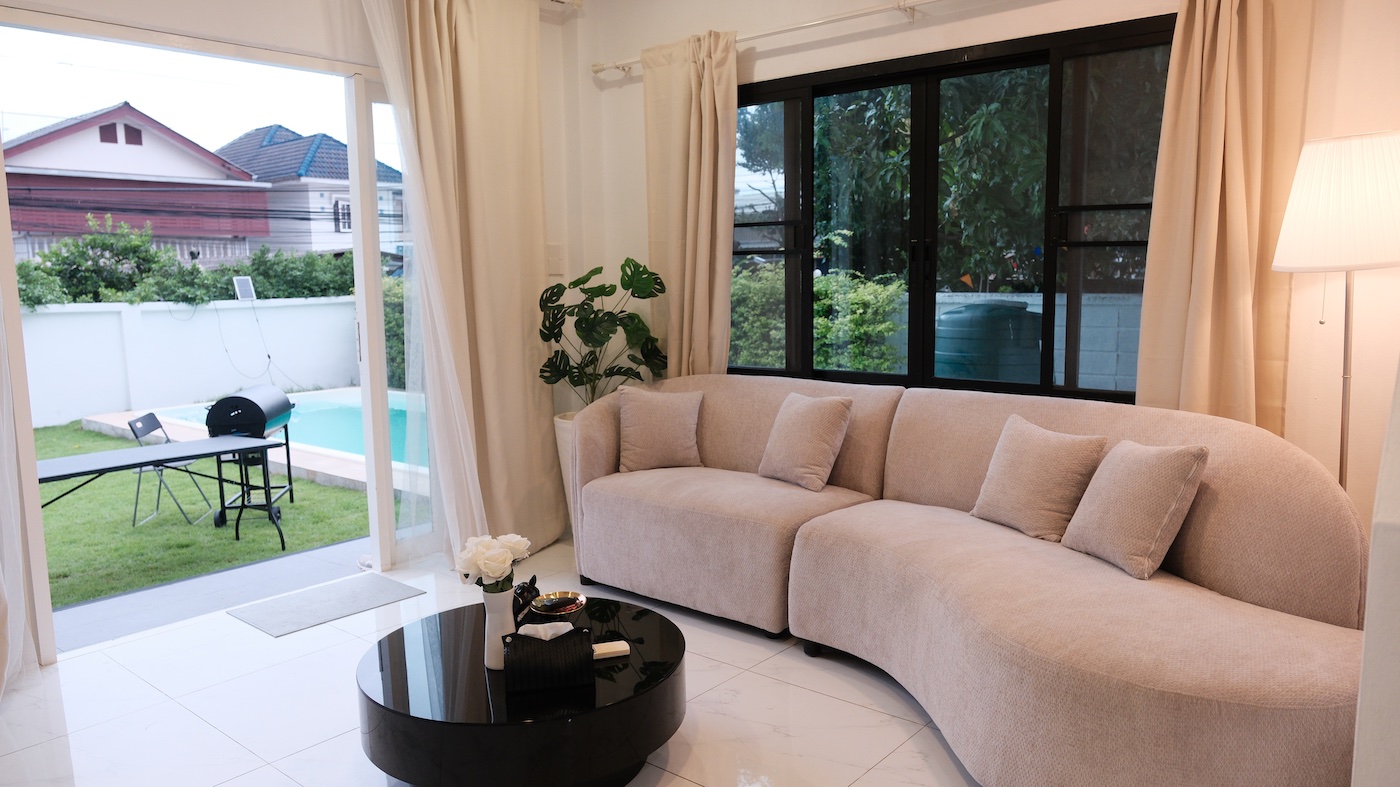 Modern Private Pool Villa in Sukhumvit