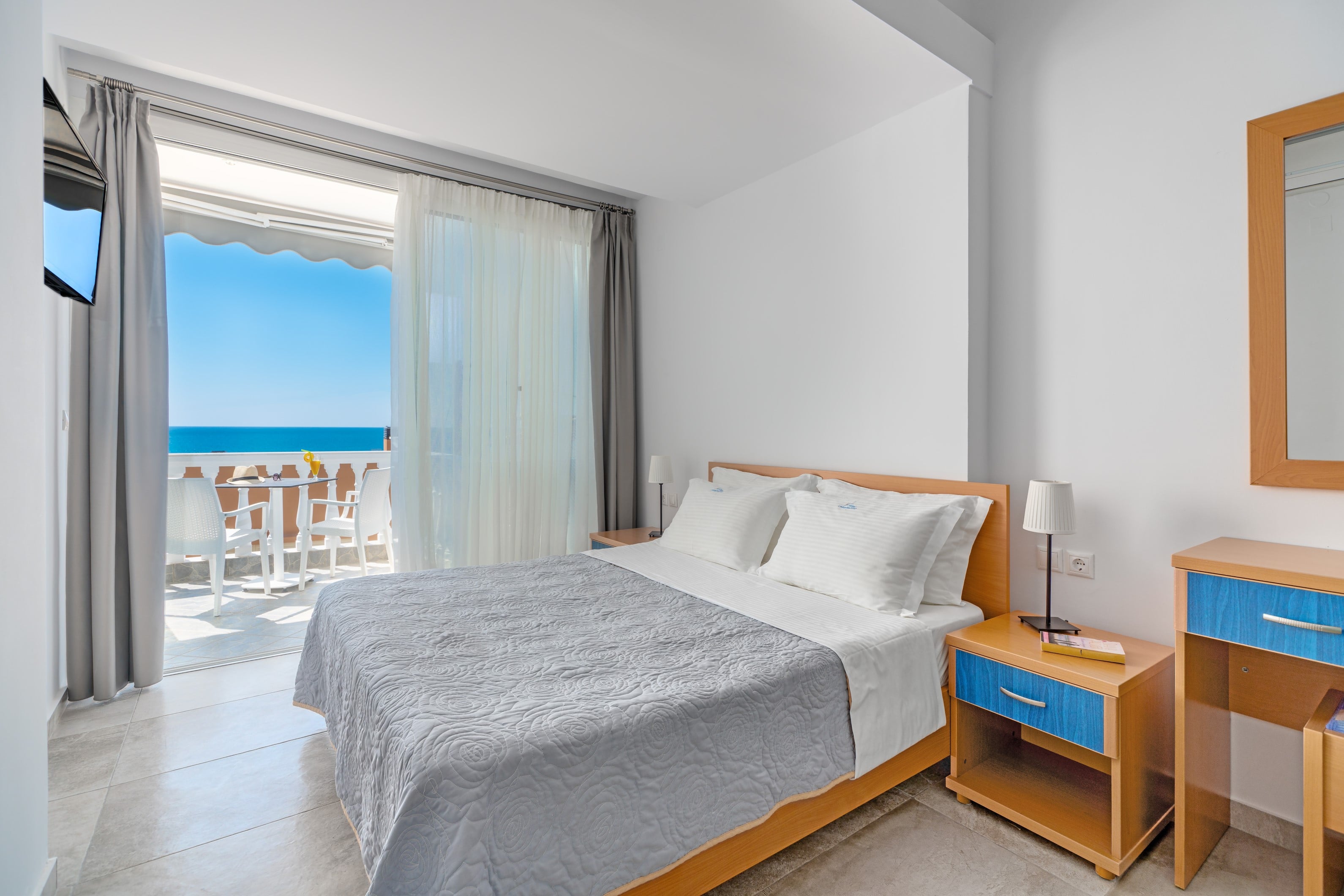 2bedroom with partial seaview 