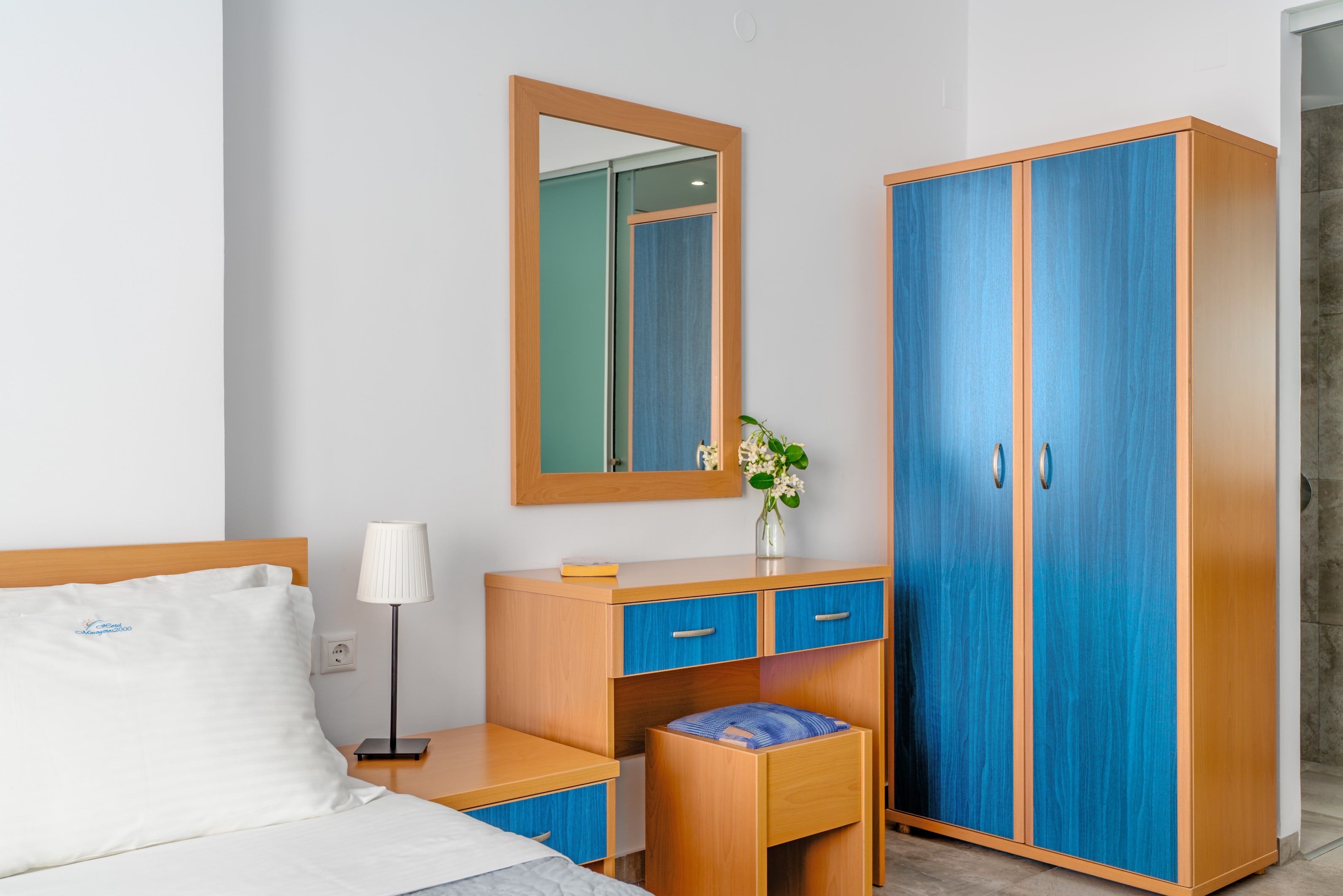 2bedroom with partial seaview 