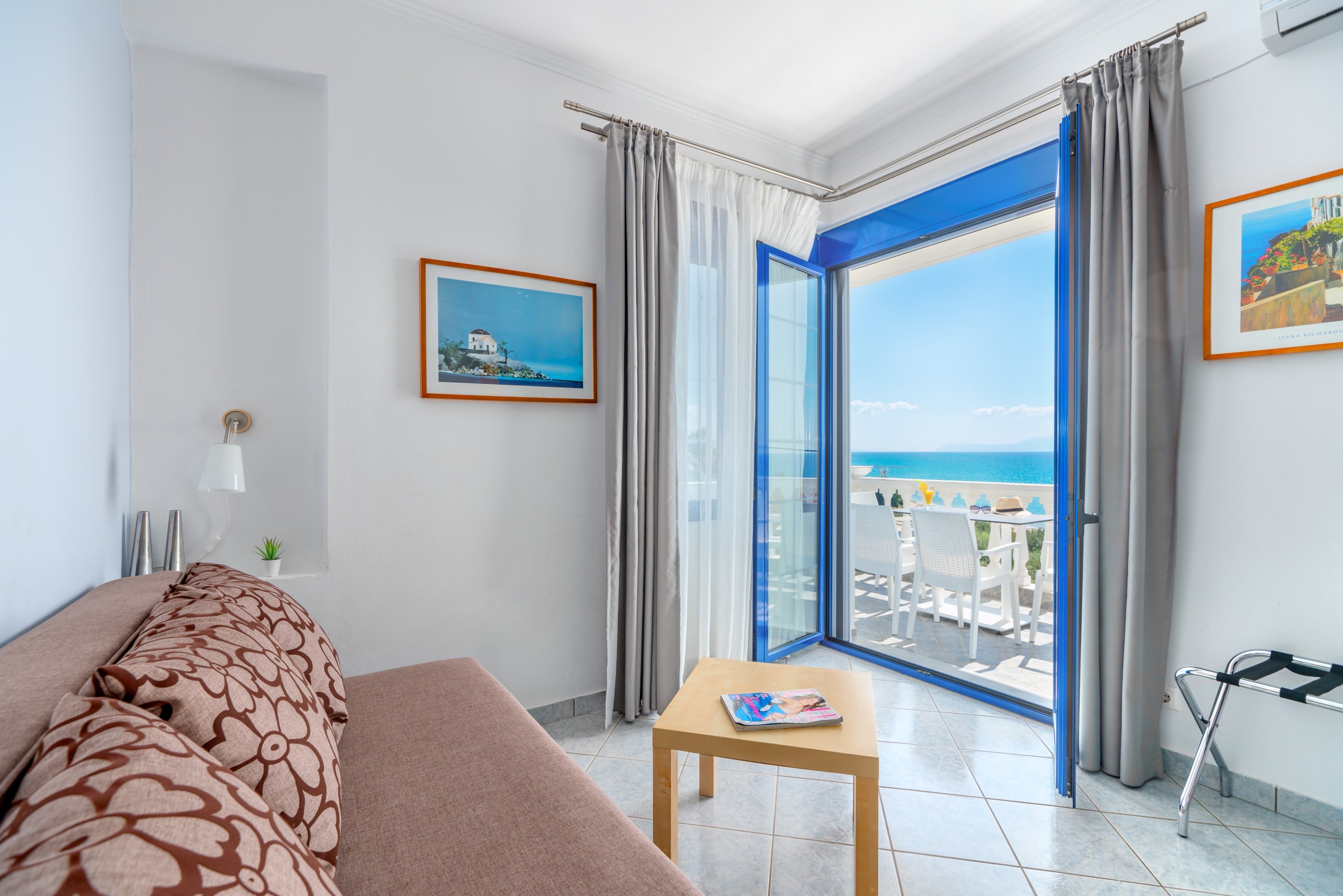 Apartment with 2 seperate rooms and seaview 