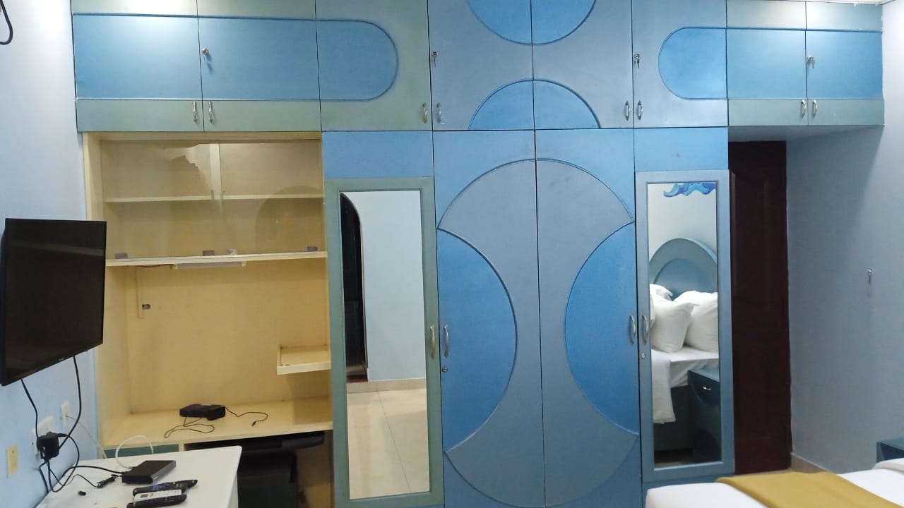  Bath-Tub Luxury Room